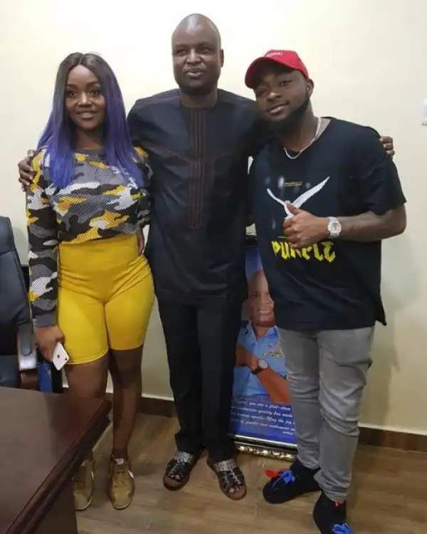 Davido And Chioma Visit Popular Police Officer, Abba Kyari (Photos)